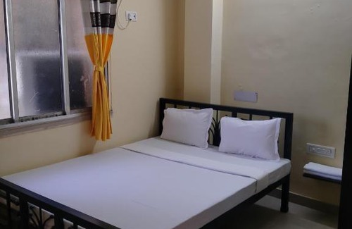 Kolkata House | Dream Line: Family-Friendly Retreat with Hot Tub Access
