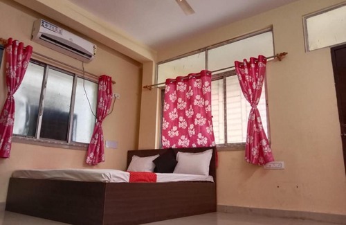 Kolkata House | Dream Line: Family-Friendly Retreat with Hot Tub Access
