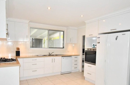 Woodgate House | Dream location with the comforts of your own pool, a perfect family getaway!