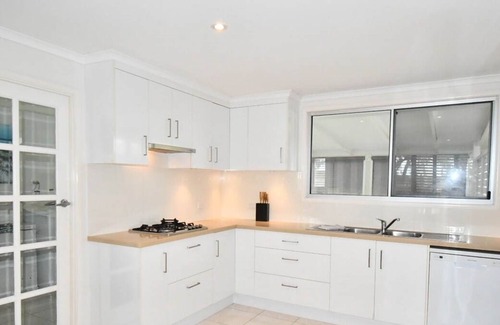 Woodgate House | Dream location with the comforts of your own pool, a perfect family getaway!
