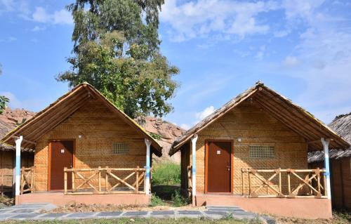 Kamalapur House | Affordable Family Stay at Dream Mango Hampi with Pets Welcome