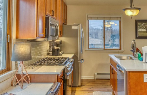 Miller Beach House | Serene Dream Retreat Guesthouse Near Indiana Dunes Beach