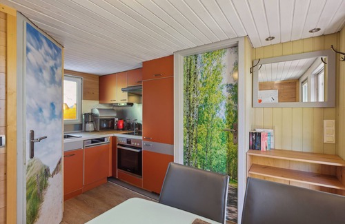 Bungalowdorf an der Talsperre House | Idyllic Getaway at Zeulenrodaer Meer: Pet-Friendly Retreat
