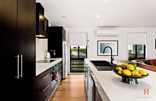 Cape Woolamai House | Relaxing Dream Vacation Home with Private Pool & Kitchen