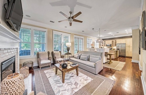 Laurel Grove House | Enjoy July Getaways with Golf Cart & 5 Pools Access!