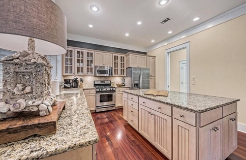 Laurel Grove House | Enjoy July Getaways with Golf Cart & 5 Pools Access!