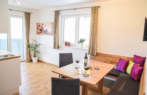 Laubichl Apartment | Ideal Dream Vacation Home with Pool & Breakfast Options