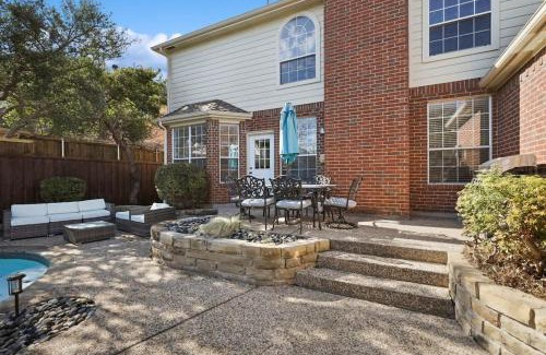 Plano House | Dream Vacay in Central Plano - Pool & Grill