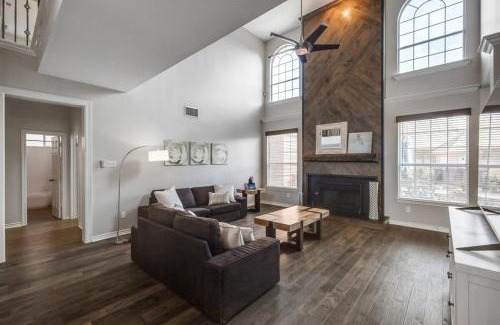 Plano House | Dream Vacay in Central Plano - Pool & Grill