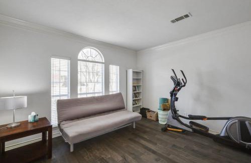 Plano House | Dream Vacay in Central Plano - Pool & Grill