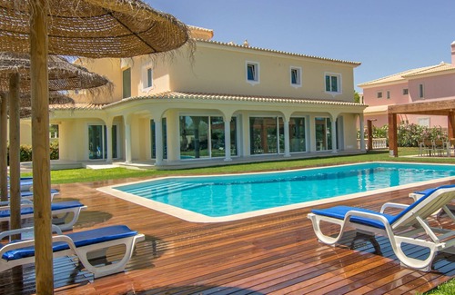 Quarteira Villa | Elegant Dream Villa with Ocean View and Top-Rated Services