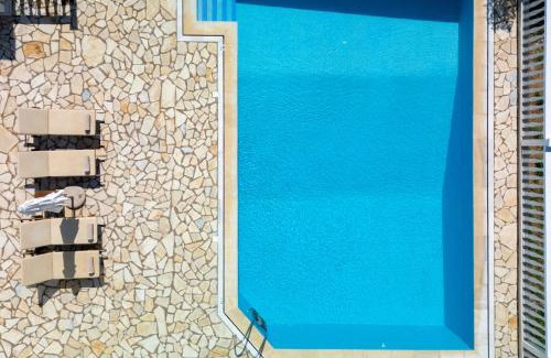 Evgiros Villa | Idyllic Dream Villa with Ocean Views and Pool Access