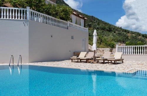 Evgiros Villa | Idyllic Dream Villa with Ocean Views and Pool Access