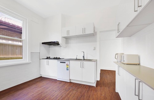 Chatswood CBD House | Cozy Vintage House Retreat in Chatswood for Families