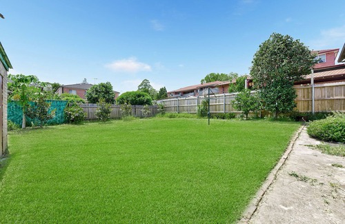 Chatswood CBD House | Cozy Vintage House Retreat in Chatswood for Families