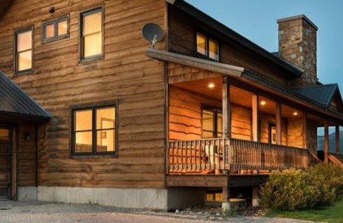 Driggs House | Relaxing DreamCatcher Ranch with Hot Tub & Teton Views