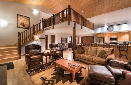 Driggs House | Relaxing DreamCatcher Ranch with Hot Tub & Teton Views