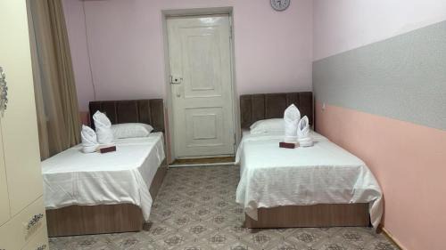 Kentron Hostel | Dreamer's Den Hostel and Tours