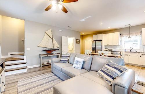 Johns Island House | Dreamy Getaway at The Lovers, The Dreamers, and You