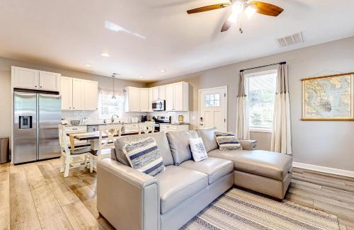 Johns Island House | Dreamy Getaway at The Lovers, The Dreamers, and You