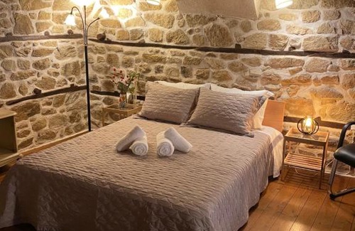 Arnaia Apartment | Guest Rated 10/10 at Dreamershouse - Family-Friendly Stay