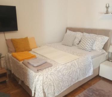 Grbavica Apartment | Top-Rated DreamHome: Pet & Child Friendly Getaway