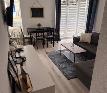 Fauler Grund Apartment | Dreamhopp28 - Idyllic Location with Terrace and Family Amenities