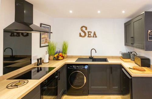 Margate Apartment | Dreamland Cottage Margate by Adliv