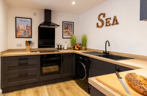 Margate Apartment | Dreamland Cottage Margate by Adliv