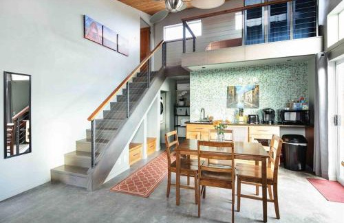 Cedar City House | Renowned DREAMLOFT & PATIO on the HILL: Perfect for Families