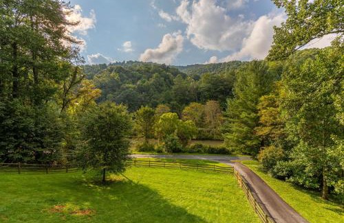 Todd House | Explore Dreams and Streams: Family-Friendly Retreat Awaits