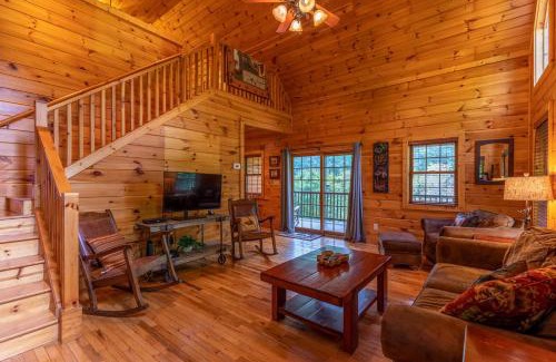 Todd House | Explore Dreams and Streams: Family-Friendly Retreat Awaits