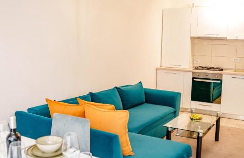 Craiova Apartment | Dreams Escape 2: Pet-Friendly Haven with Breakfast Included