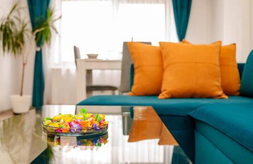 Craiova Apartment | Dreams Escape 2: Pet-Friendly Haven with Breakfast Included