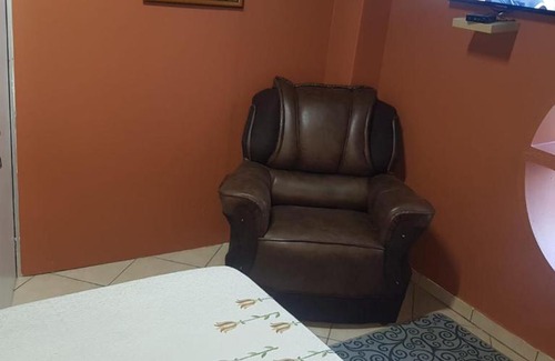 Alberton House | Budget-Friendly Stay at Dreams Guest Inn Raceview