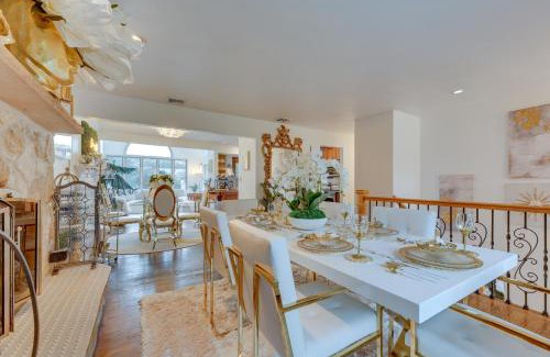 Lake Grove House | Discover Dreams of Paradise: Poolside Retreat Awaits