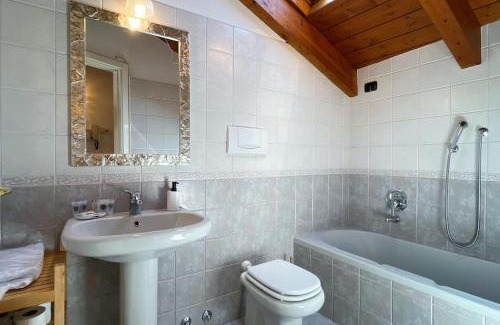Malgrate Apartment | Tranquil Retreat at Dreams on the Lake - Family Friendly