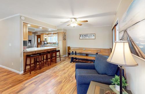 Tomahawk House | Discover Dreams on the Lake: Pet-Friendly with Ocean Views