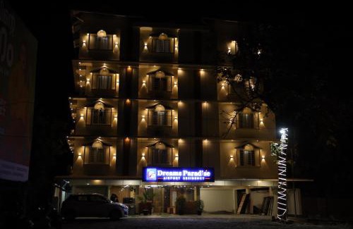Alwaye Hotel | Guest Favorite: Dreams Paradise Airport Residency Awaits