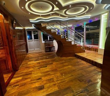 Mullakkal Bed & Breakfast | Dreams Spectrum Luxury houseboat