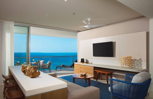 Cancun Resort | Relaxing Dreams Vista Cancun Golf & Spa Resort Awaits You