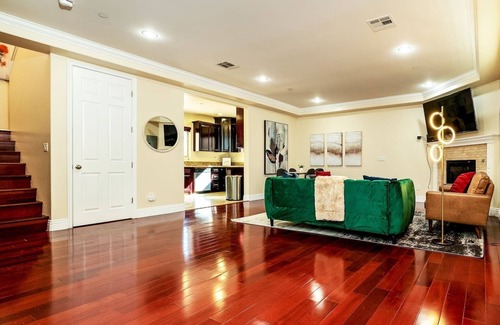 Hawthorne House | Experience Dreamscape LA: Pool, Spa & Family-Friendly Fun
