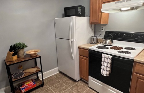 Winchester Apartment | Dreamweaver — 1BR 1BA just two blocks from the downtown walking mall