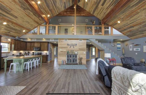 Glenwood Cabin | Experience Dreamweaver on the Caddo - Rated 10/10!