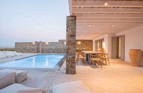 Antiparos Villa | Elegant 5 BDR Antiparos Villa with Private Pool & Breakfast