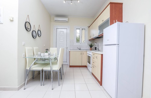 Limni Apartment | Cozy Dreamy Apartments in Corfu with Family-Friendly Amenities