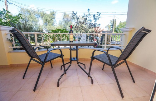 Limni Apartment | Cozy Dreamy Apartments in Corfu with Family-Friendly Amenities