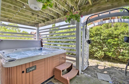 Nags Head Apartment | Coastal Studio Oasis with Hot Tub - Rated 10/10 by Guests