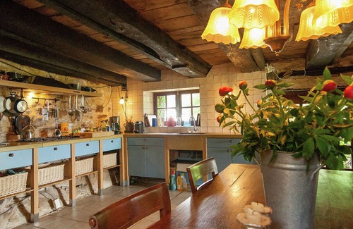 Clermont-d'Excideuil House | Inviting Holiday Home in Clermont with Pool and Breakfast