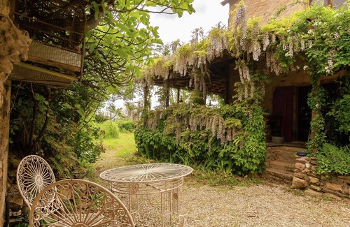Clermont-d'Excideuil House | Inviting Holiday Home in Clermont with Pool and Breakfast